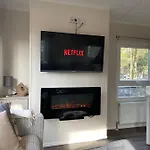 Luxe Airco, Netflix - Recreation Only