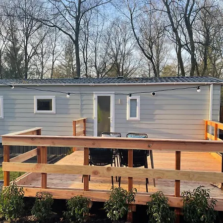 Luxe Airco, Netflix - Recreation Only Chalet