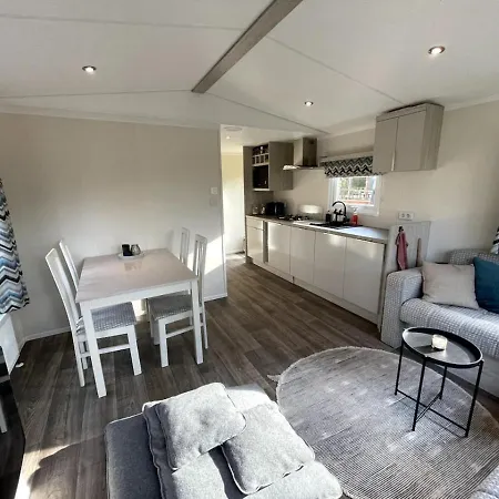 Luxe Airco, Netflix - Recreation Only Hoenderloo